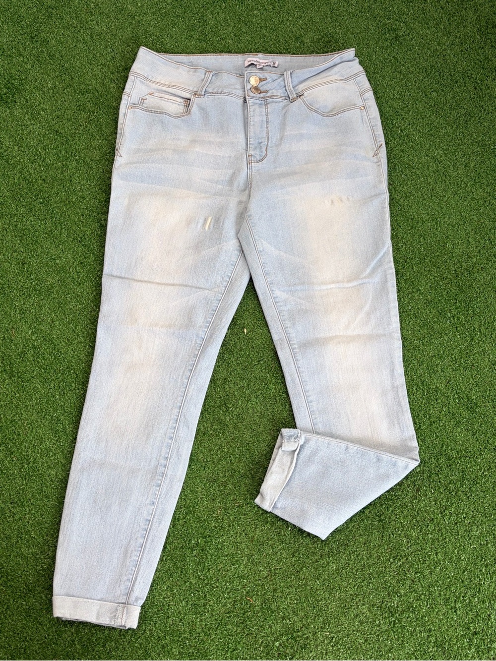 Light Wash Women’s Jeans - Classic Casual Fit
